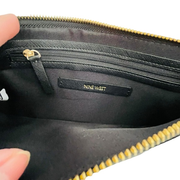 NWT Nine West Elongated Wristlet Accessory in Black Handbag Purse Clutch Gift - Picture 5 of 10